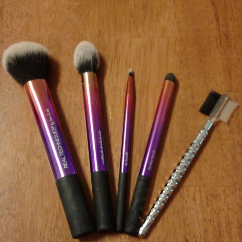 Makeup brushes